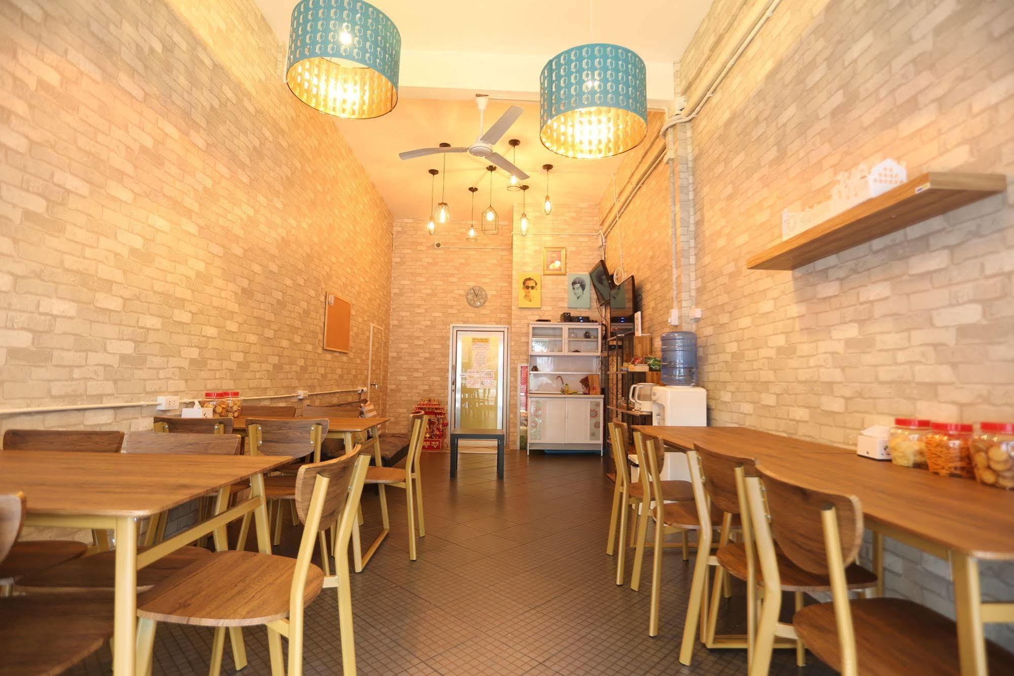 Blue Jasmine Hostel Bangkok Buitenkant foto